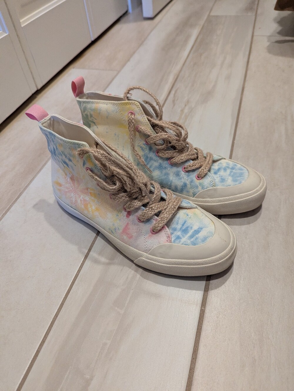 Anthropologie Dolce Vita High Top Tie Dye canvas Sneakers 9 - Picture 8 of 11